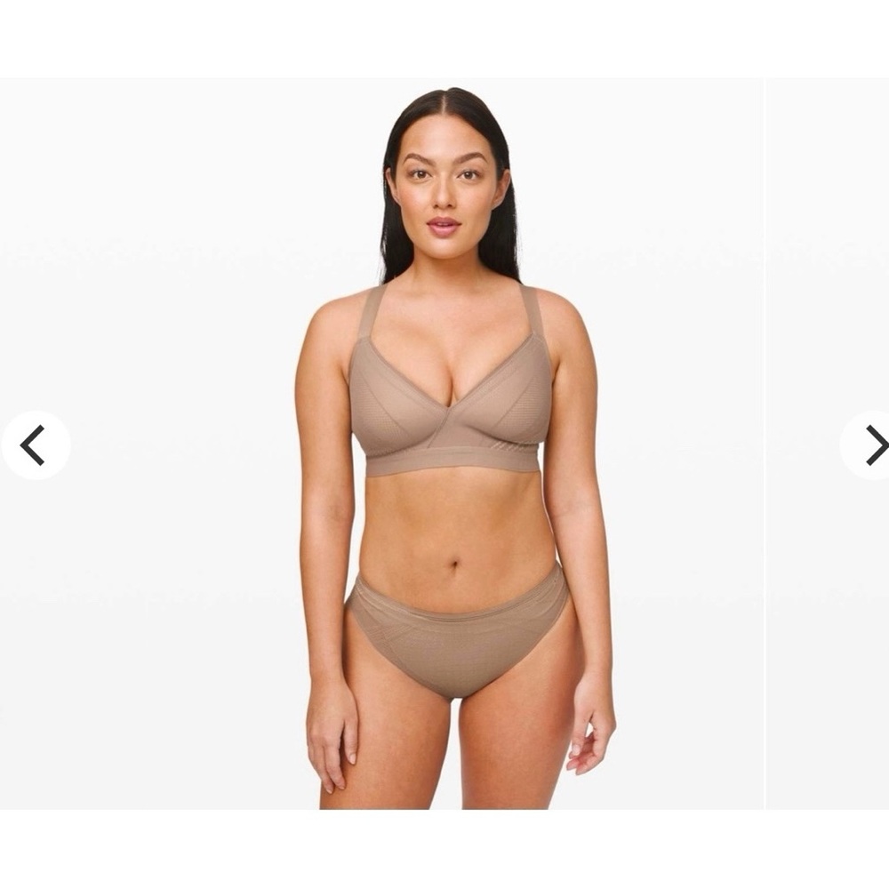 NWT, Lululemon, Awake To Lace Bra, 32-D